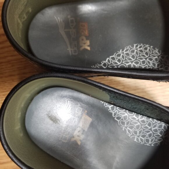 Dansko Women's XP 2.0 Purple Floral Embossed Clogs EU 41 US 10.5-11 - Picture 2 of 12